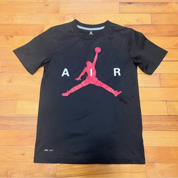 Boys Jordan shirt - Picture 1 of 4